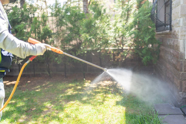Best Pest Control Near Me  in Country Clu, FL